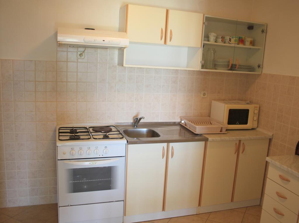 Apartments Zoran Povljana Habitación foto