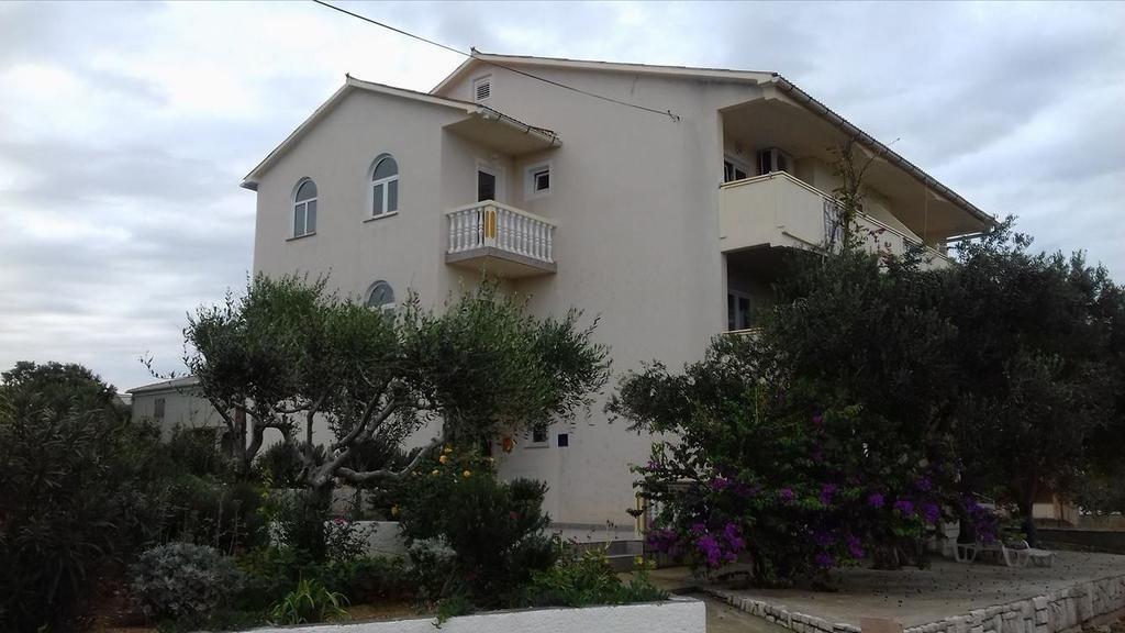 Apartments Zoran Povljana Exterior foto
