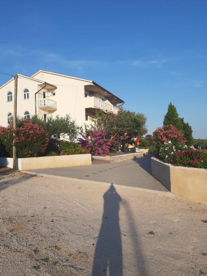 Apartments Zoran Povljana Exterior foto